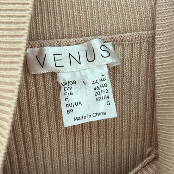 Jeweled neck line top - Picture 3 of 4